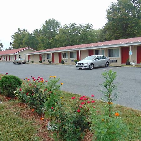 Red Carpet Inn Duncannon New Buffalo Екстериор снимка