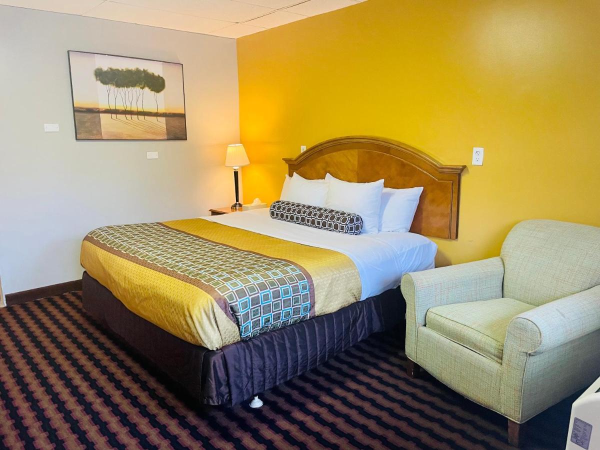 Red Carpet Inn Duncannon New Buffalo Екстериор снимка