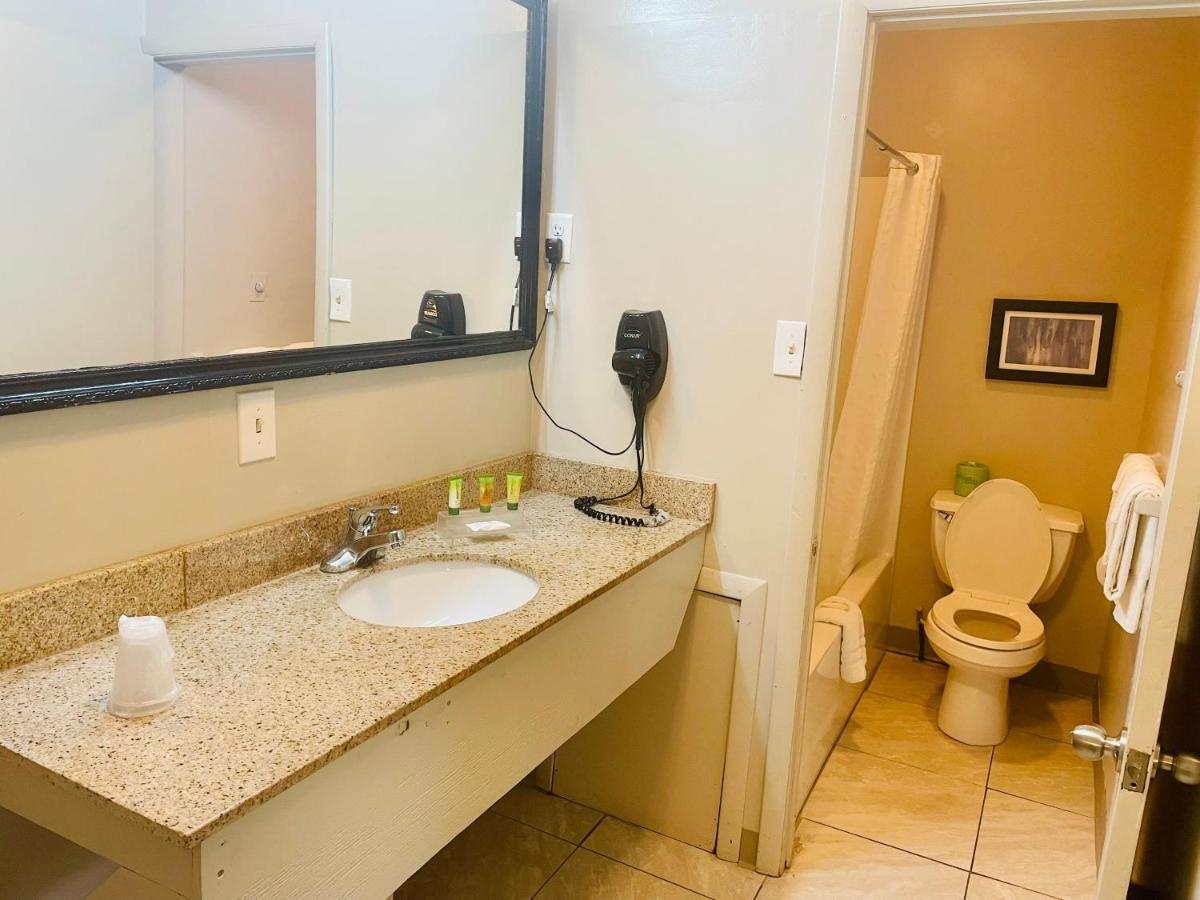 Red Carpet Inn Duncannon New Buffalo Екстериор снимка