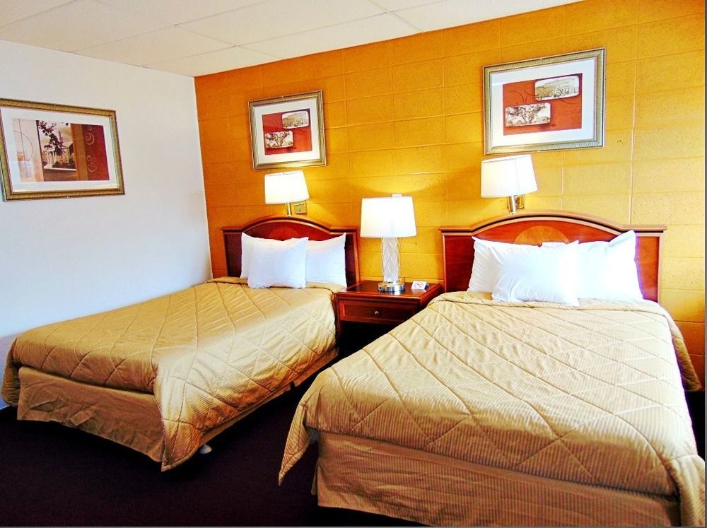 Red Carpet Inn Duncannon New Buffalo Екстериор снимка