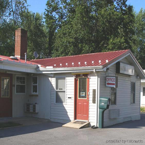 Red Carpet Inn Duncannon New Buffalo Екстериор снимка