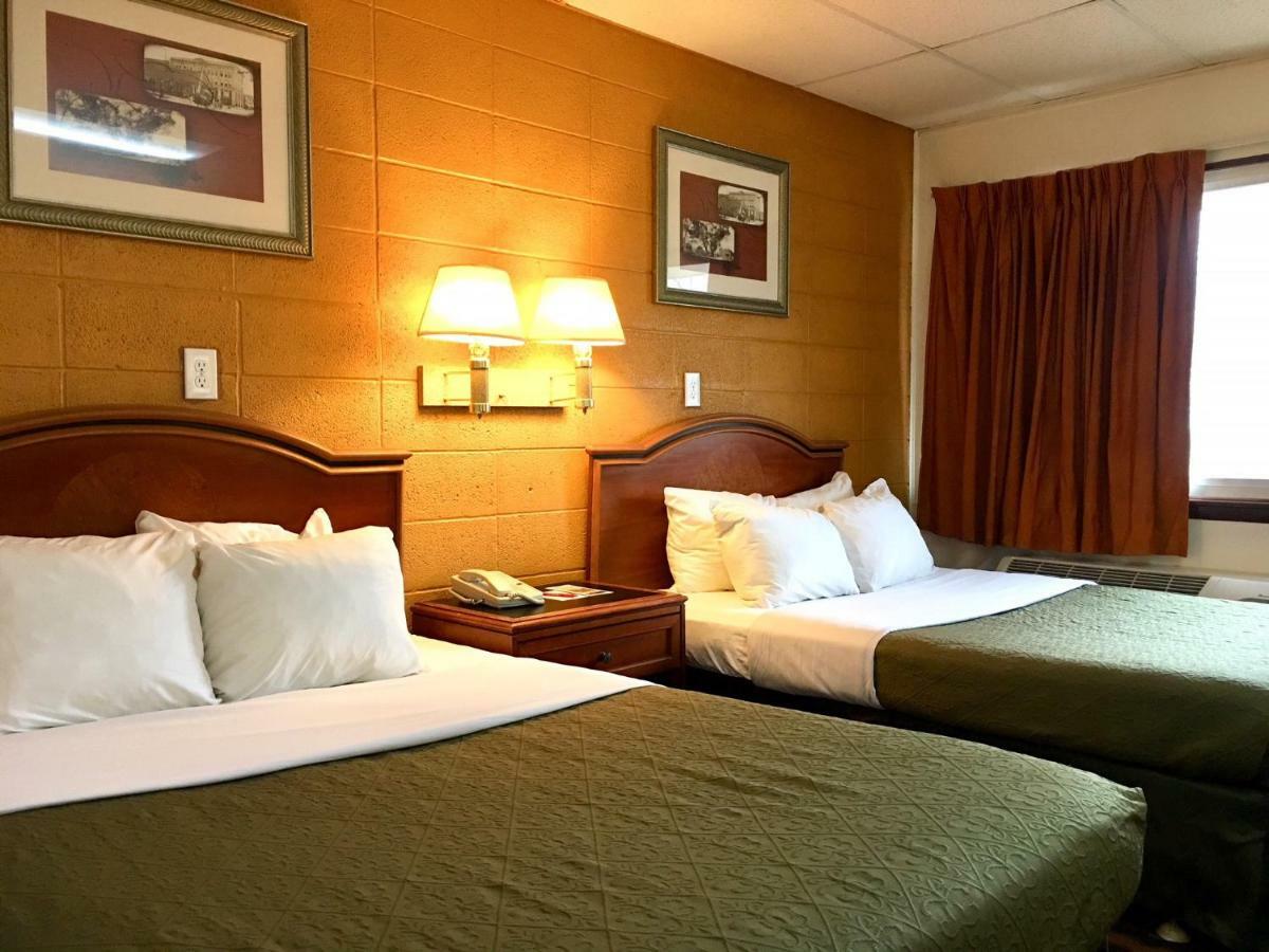 Red Carpet Inn Duncannon New Buffalo Екстериор снимка